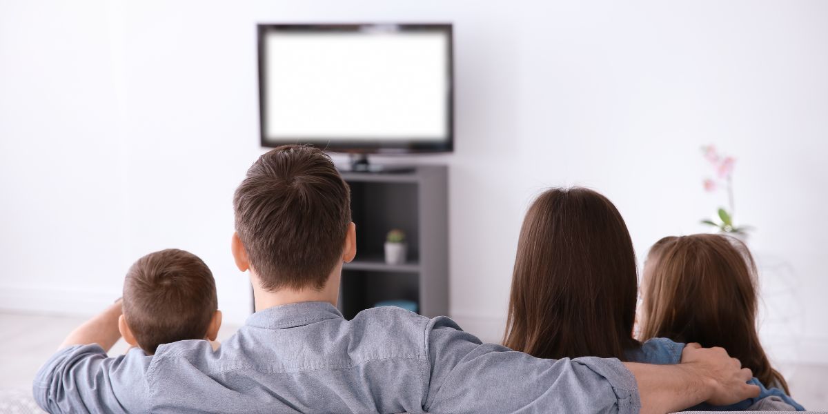 How Many Watts Does a 32Inch TV Use? (2022)