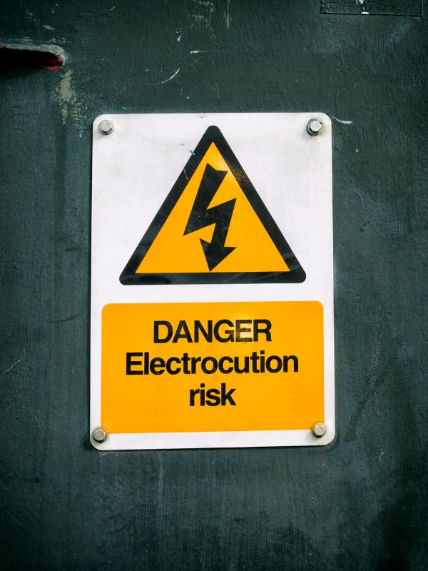 Danger Risque d'électrocution - panneau
