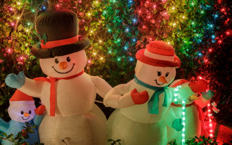 snowman family inflatable decor